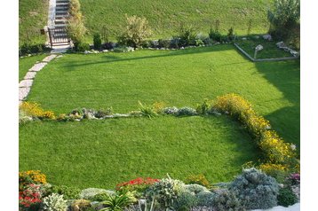 Slovacia Privát Moča, Exteriorul